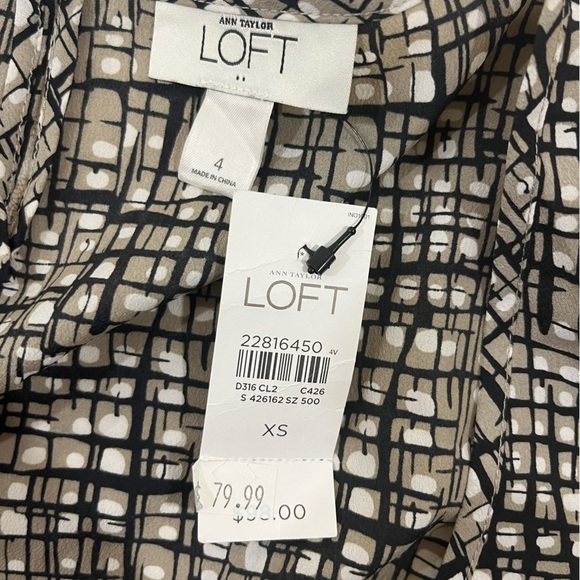 Monochrome Grid Pattern Blouse - Picture 3 of 7